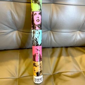 TAYLOR SWIFT BATON (lights up/ never been used-tab still in)